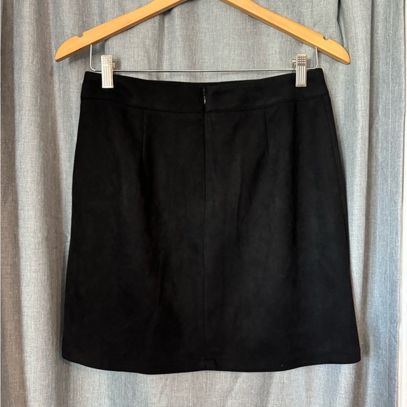 Black MiniSkirt with Ties - Picture 3 of 4